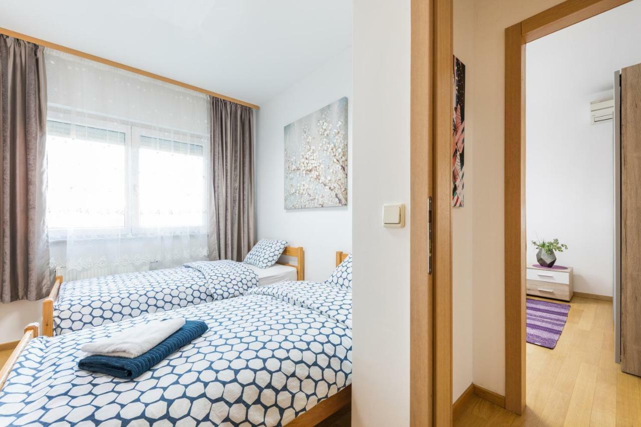 2 Bedroom Apt. In The Business Zone- Free Parking Zagreb Exterior photo